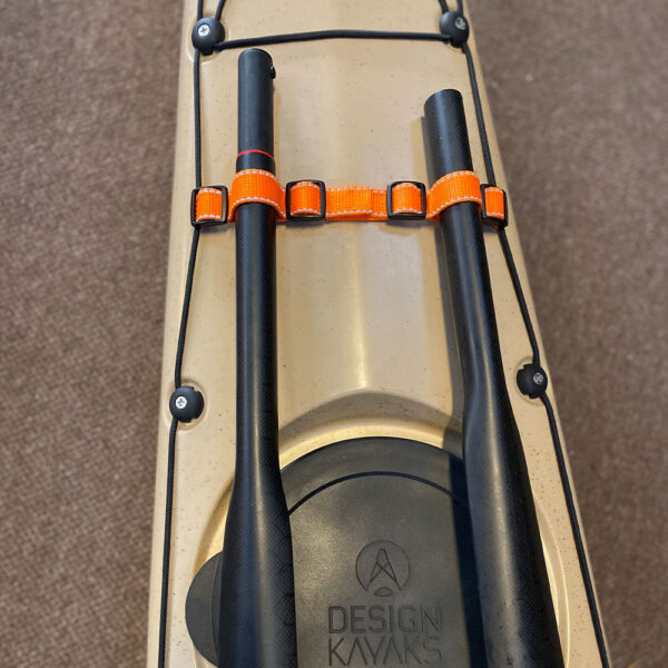 designkayaks segla gear pagajholder ekstrapagaj monteret på unplugged set oppefra