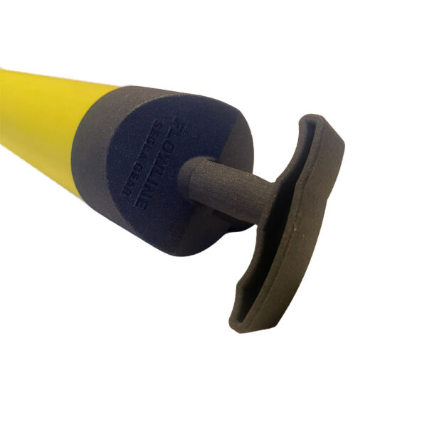 designkayaks segla gear lænsepumpe håndtag pumpen fjerner effektivt vand fra kajakken og er udstyret med kraftigt håndtag og flydeskum